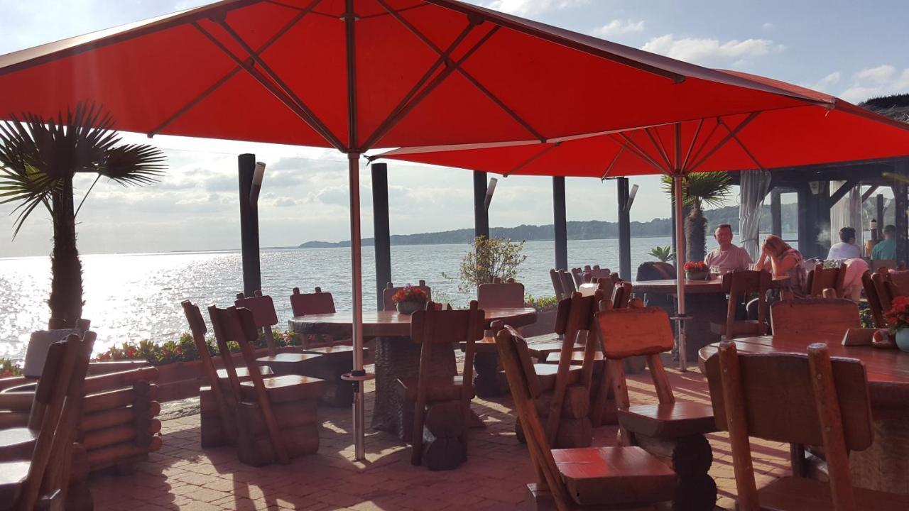 Appartement "Opal" Mit Penthouseflair - Oase Am Haff Garz  Bagian luar foto